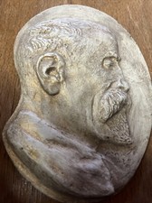 plaque en plâtre homme 1918