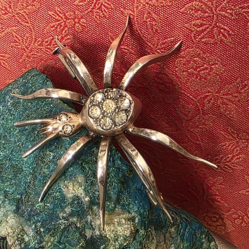 Broche ancienne araignee