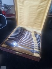 LOT DE 12 Petites  Cuilleres  METAL Blanc 