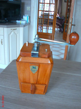 ANCIEN MOULIN A CAFE PEUGEOT