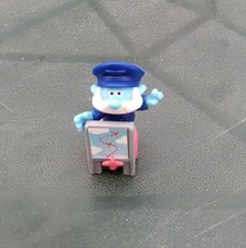 grand schtroumpf ,kinder surprise (les schtroumpfs en ville) 2018