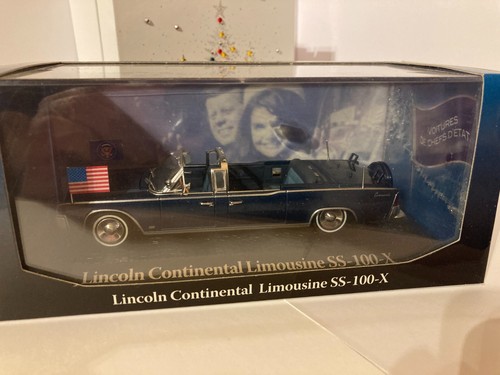 Lincoln continental limousine - lincoln,