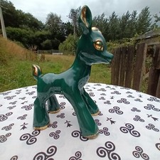 Faon en céramique verte
