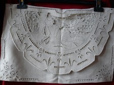 Pochette à lingerie en lin broderie Richelieu au centre un ange linge ancien