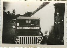 PHOTO ANCIENNE - VINTAGE SNAPSHOT - MILITAIRE JEEP POLICE VOITURE - MILITARY