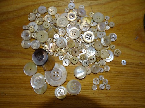 Lot boutons nacre - nacre, anciens
