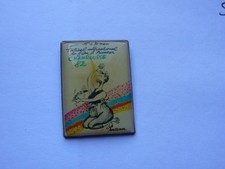 pins  ILLUSTRATRICE CLAIRE BRETECHER AFFICHE FESTIVAL D HUMOUR DE CHAMROUSSE