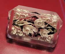 BIJOU VINTAGE BROCHE LUCITE