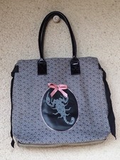 Très joli et grand SAC CABAS ORVAL très bon état - motif SCORPION  - gris rose