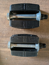 Paire de pédales vélo ancien vintage caoutchouc noir LYOTARD