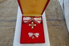 rare médaille grand croix d'officier de l'ordre de MALTE avec son écrin poinçons