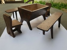 Mobilier de maison poupée XIX°, jouet ancien 2 tables longues 2 chaises 1 petrin