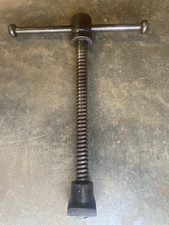 Etau vis de serrage établi