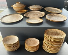 56 pièces de service de table en faïence de NIDERVILLER modèle Fauve