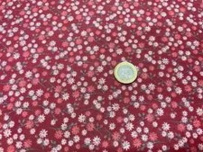 TISSU Coton imprimé fleuris ton bordeaux en 1.50L