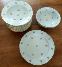 KAHLA . Allemagne 12 assiettes creuses 2 plats ronds creux et 1 plat plat rond.