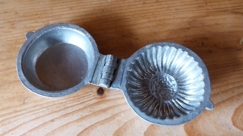 Ancien moule chocolat - , /