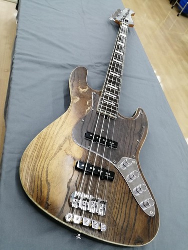 Guitare basse électrique