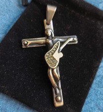 Pendentif Croix Johnny Hallyday 6 Cm Acier Tbe