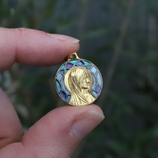 Pendentif, médaille