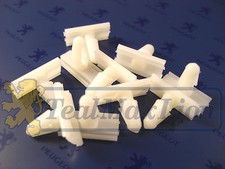 Agrafes plastiques - 10,