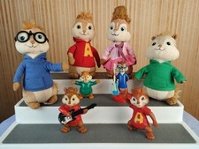 Lot de 8 peluches en plastique