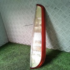 Feu arriere principal droit