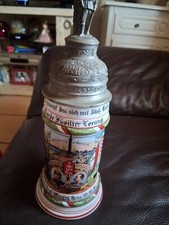 Chope de bière ancienne d'un demi-litre avec couvercle en étain