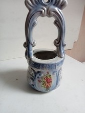 statuette puit en porcelaine