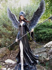 15422   FIGURINE  STATUETTE