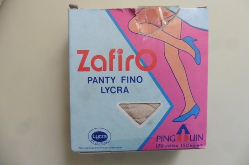 Neuf paire de collants - de,