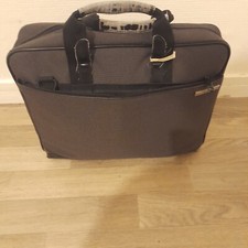 pc asus windows10 avec soccoche et deux souris sans et fil et avec 