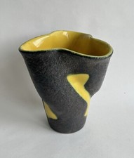 Ancien vase céramique signé