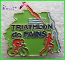 Pin's Le Triathlon de FAINS Vélo Course à pied Nage #236