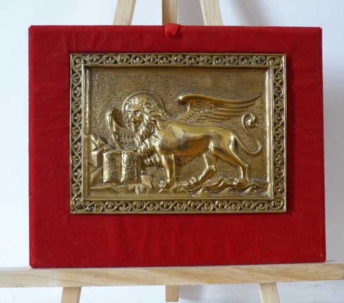 Bas relief bronze - bronze, lion