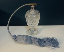 Flacon Vaporisateur à parfum vintage en cristal taillé sur pied