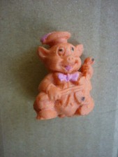 Figurine gomme ESSO Walt DISNEY -  3 PETIT COCHON / VIOLON    version orange 