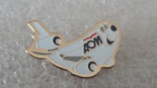 PIN S AVION  COMPAGNIE AOM