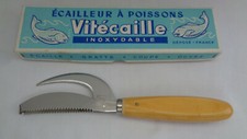 ANCIEN ECAILLEUR A POISSONS
