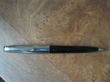 ANCIEN STYLO BILLE PARKER  LAQUE NOIR ET ACIER ARGENT FONCTIONNEL