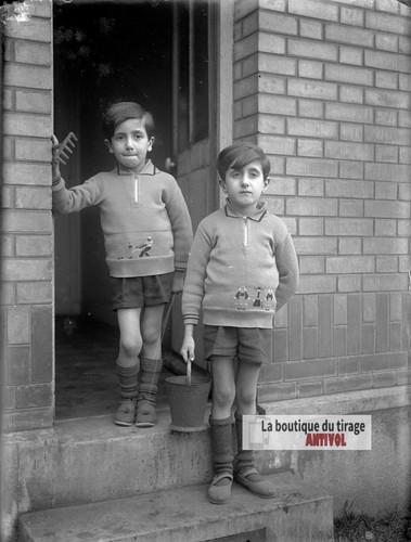 Portrait deux jeunes - de,