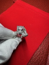 Bague de Luxe représentant une Panthère argentée avec strass