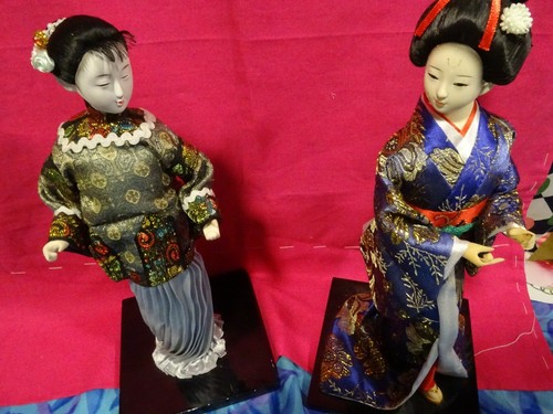 Lot les poupées asiatiques - poupées,