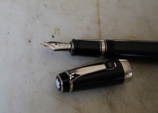 STYLO PLUME MONTBLANC BOHEME RESINE NOIRE PLATINUM - PLUME OR MASSIF 18 CARATS