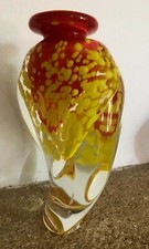 Vase en verre soufflé signé