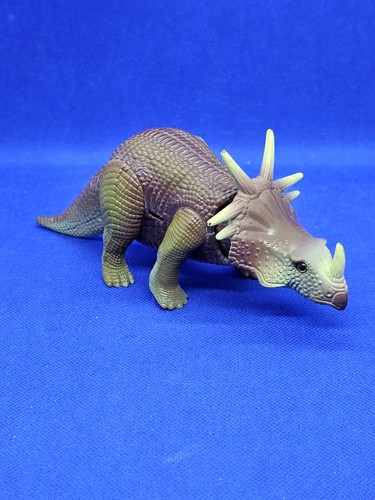 Styracosaurus dino riders - styracosaurus,