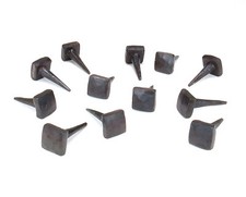 20 clous à tête carrée