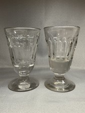 2 VERRES EN CRISTAL MOULÉ 