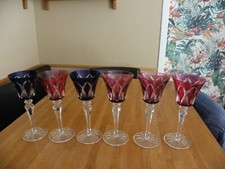 6 VERRES SUR PIEDS DE COULEUR