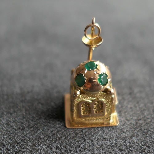 Pendentif édifice or - Édifice, en